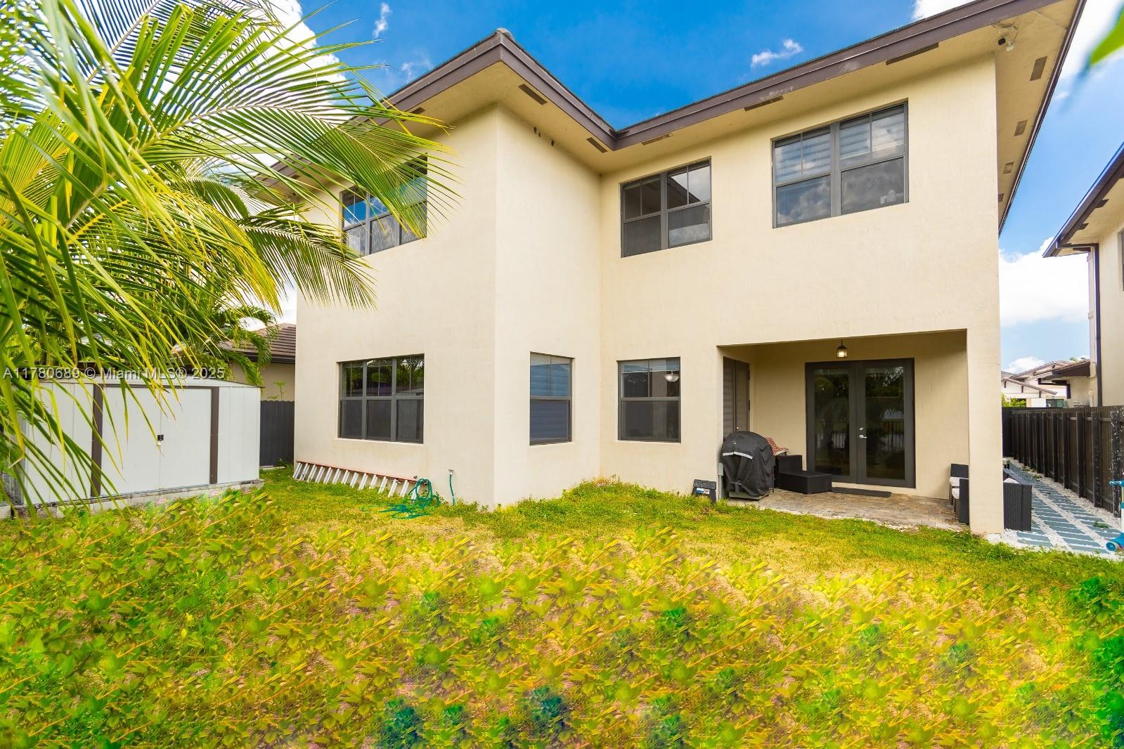 CYPRESS LAKE - Residential