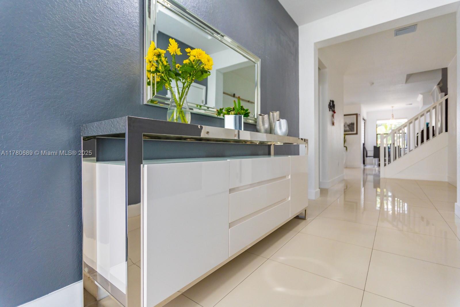 CYPRESS LAKE - Residential