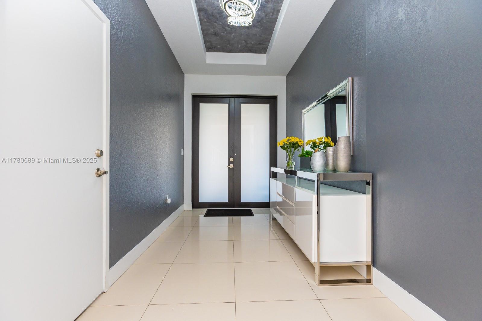 CYPRESS LAKE - Residential