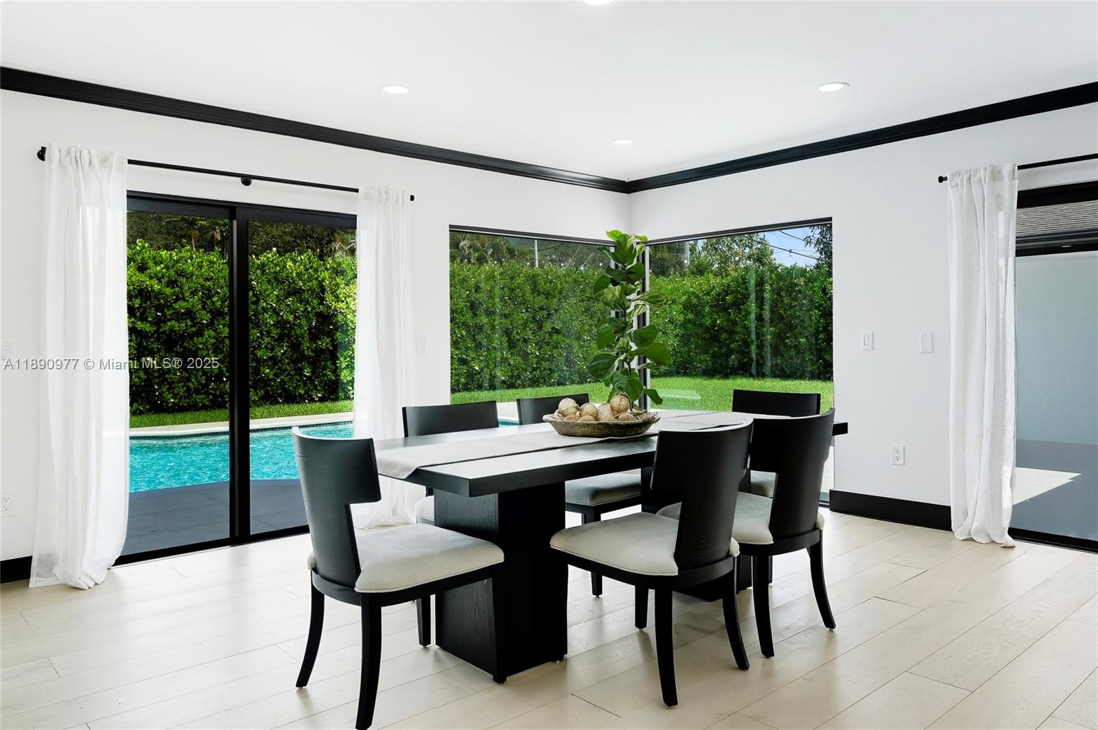 KENDALL POINT - Residential
