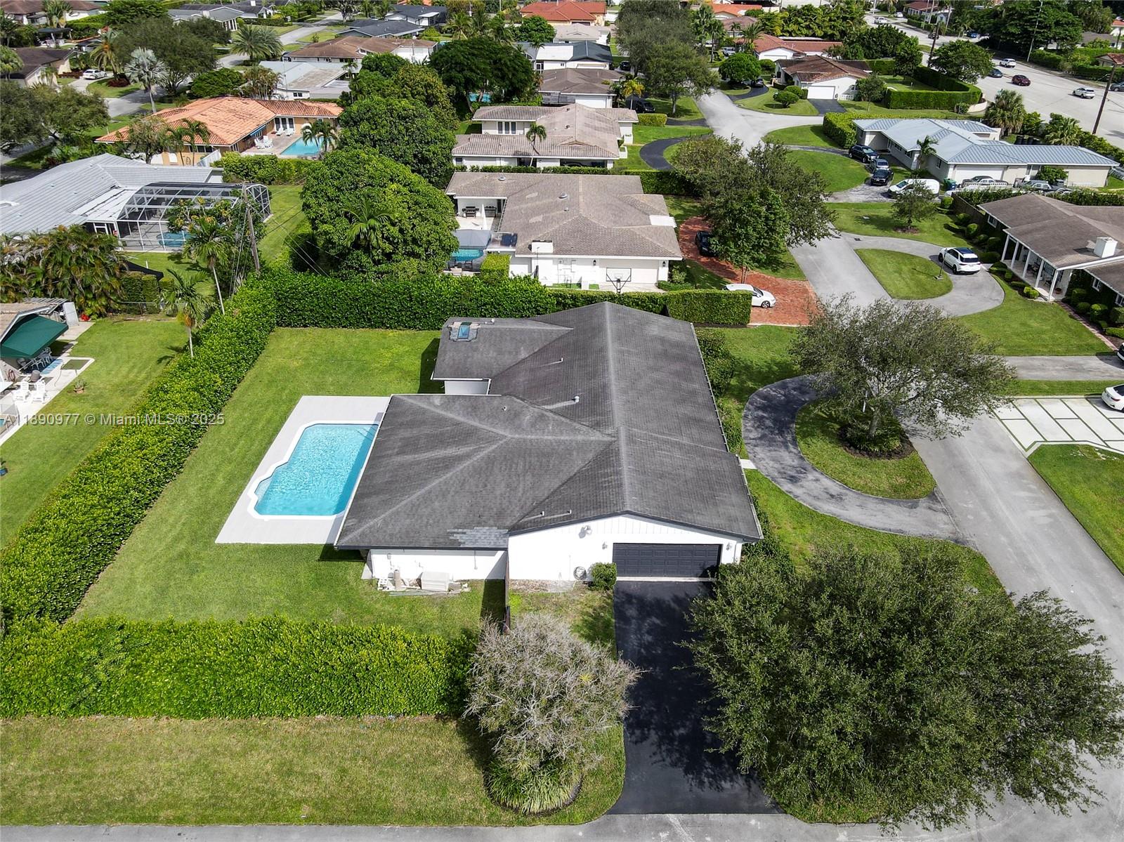 KENDALL POINT - Residential