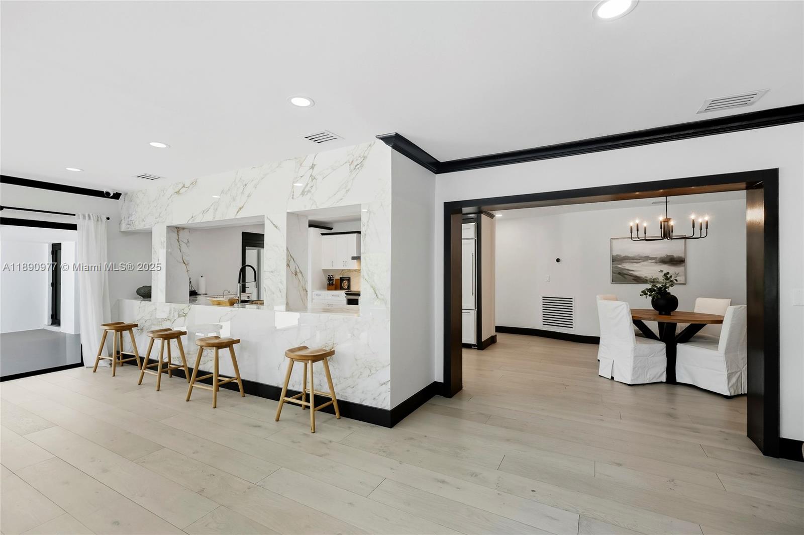 KENDALL POINT - Residential