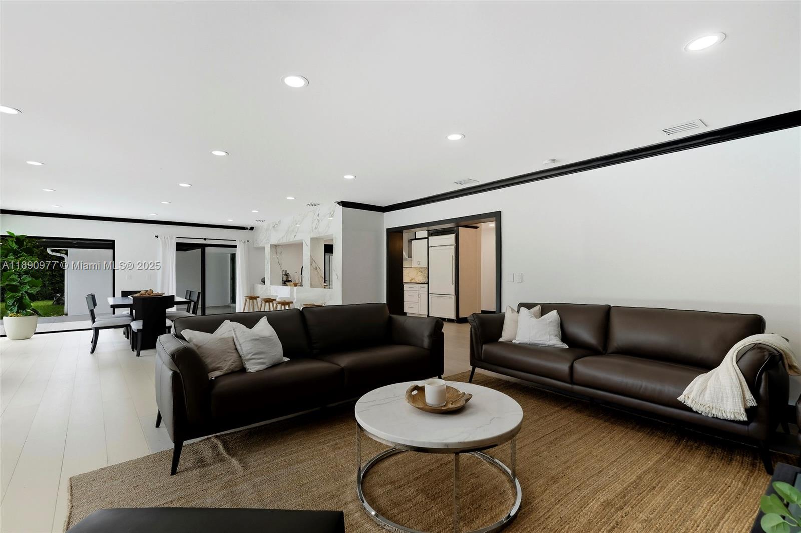 KENDALL POINT - Residential