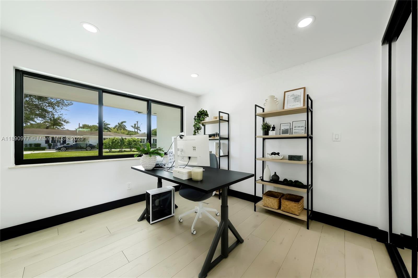KENDALL POINT - Residential