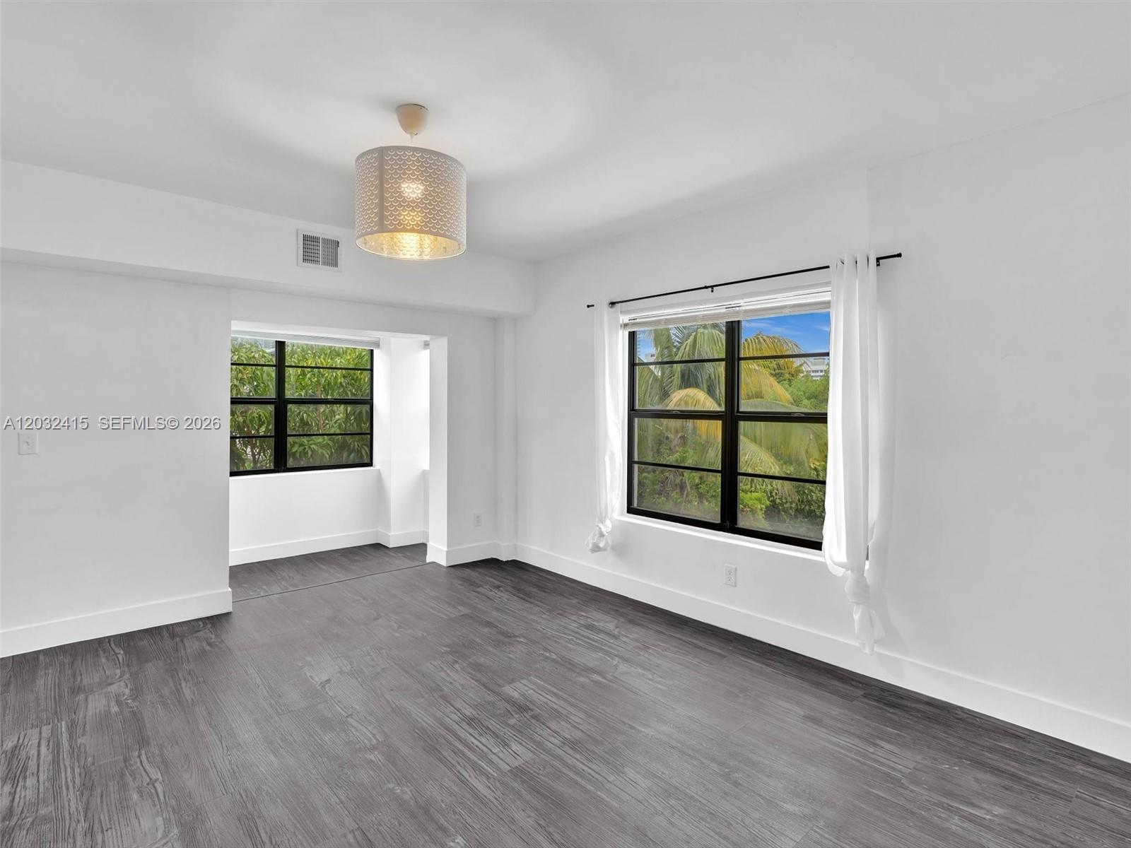 934 Michigan Ave 305