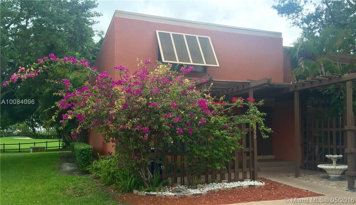 Get ready to own this amazing Townhouse! Beautiful 2 story corner townhouse with an open concept; Relaxing golf course view with full grown trees and partial lake view. Screened enclosed patio; Large Bedrooms with lots of storage. Tiled throughout; Two parking spaces in front of unit plus guest parking. Excellent location close to malls, parks and major highways. Serene Community with Pool, Clubhouse and Tennis Courts. Low HOA!! Don't miss the opportunity to live in the wonderful Villa East Community!!