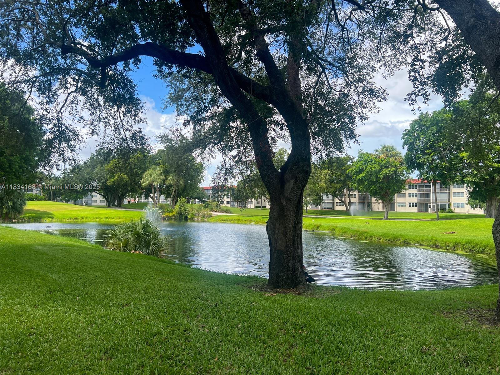 HOLLYBROOK GOLF AND - Residential