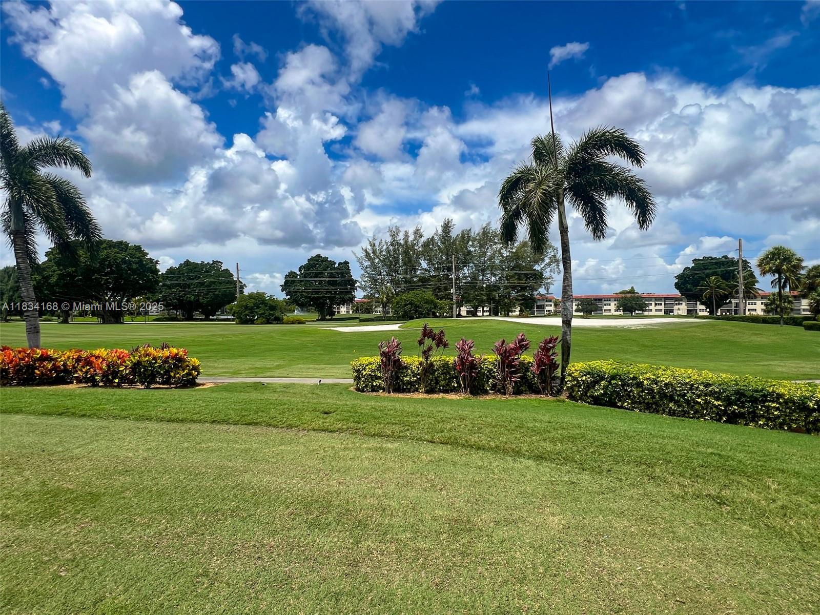 HOLLYBROOK GOLF AND - Residential