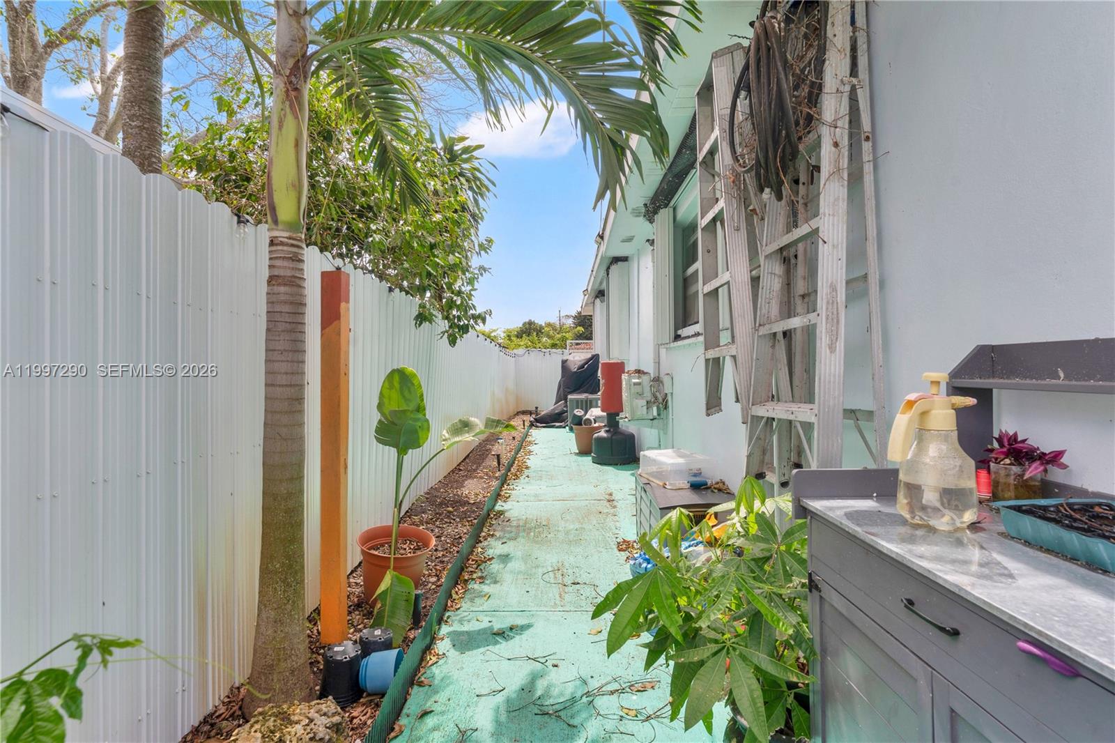 BREEZY HEIGHTS 1ST ADDN - Residential