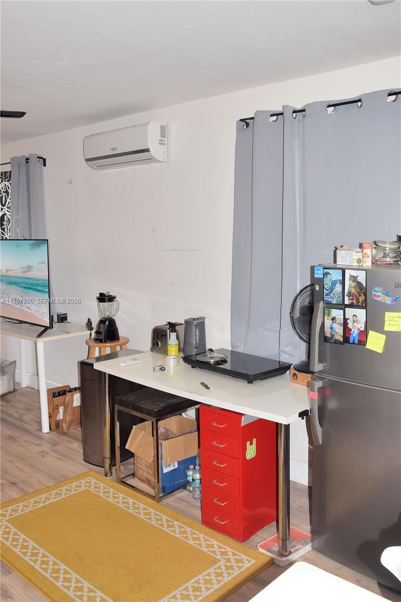 BREEZY HEIGHTS 1ST ADDN - Residential