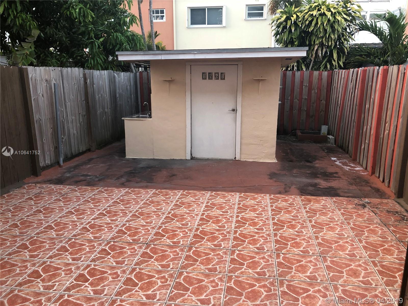 FIRST ADDN TO PALM SPRING - Residential Lease