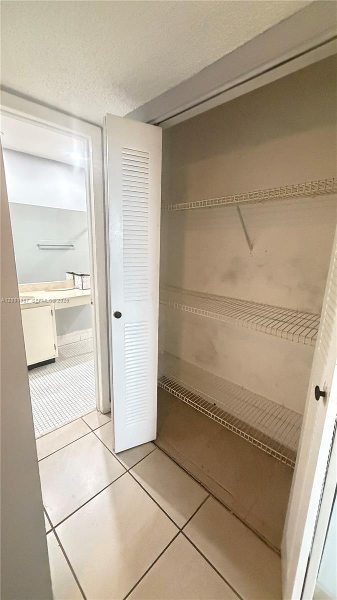 THE BEACH CLUB FONTAINEBL - Residential Lease