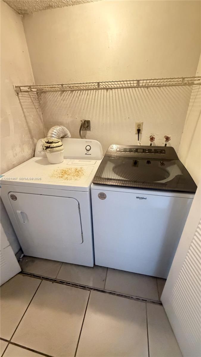 THE BEACH CLUB FONTAINEBL - Residential Lease