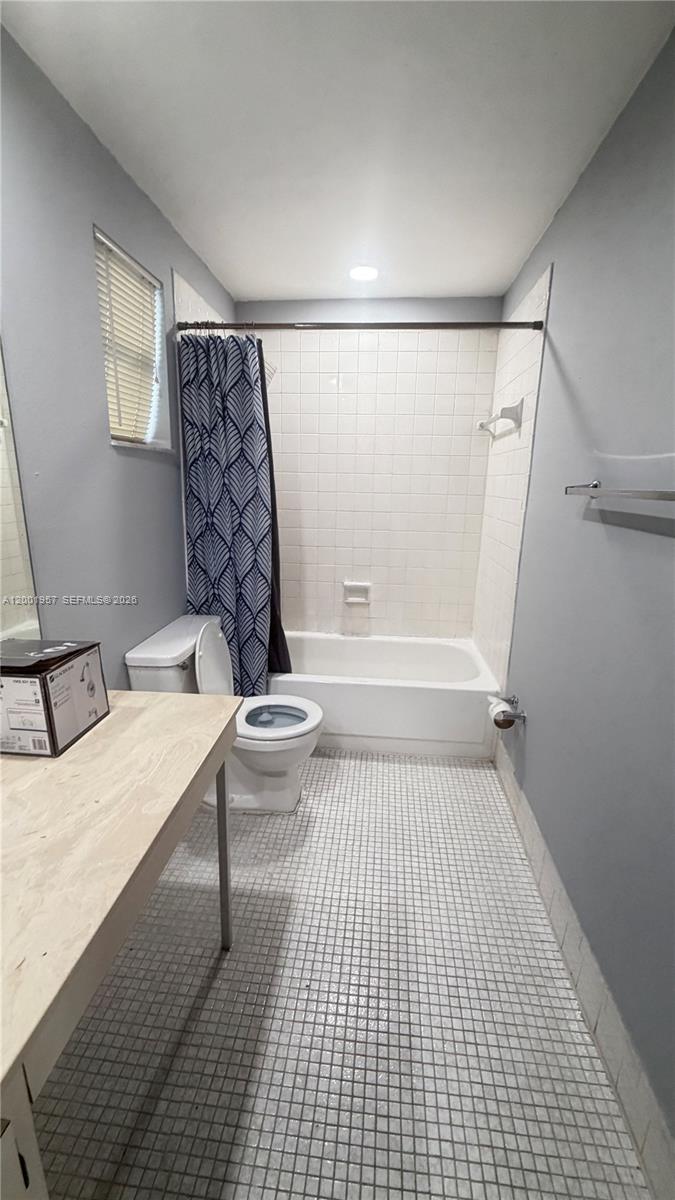 THE BEACH CLUB FONTAINEBL - Residential Lease