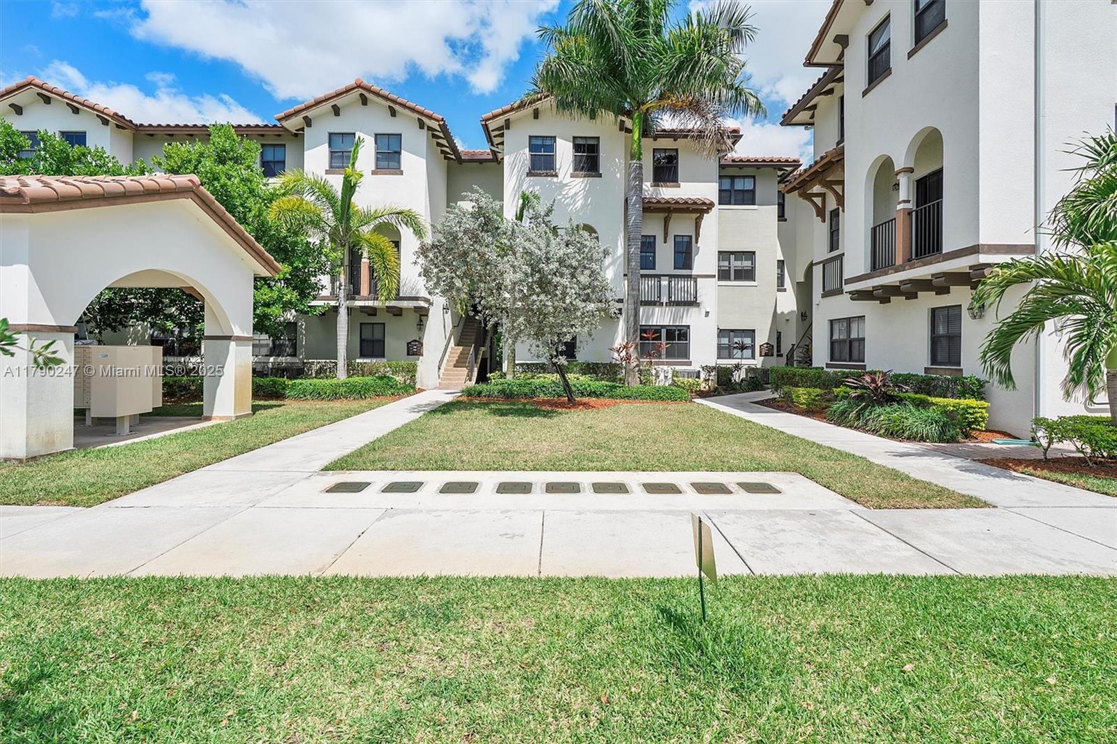 Property for Sale at 10620 Nw 88th St 217, Doral, Miami-Dade County, Florida - Bedrooms: 3 
Bathrooms: 3  - $480,000
