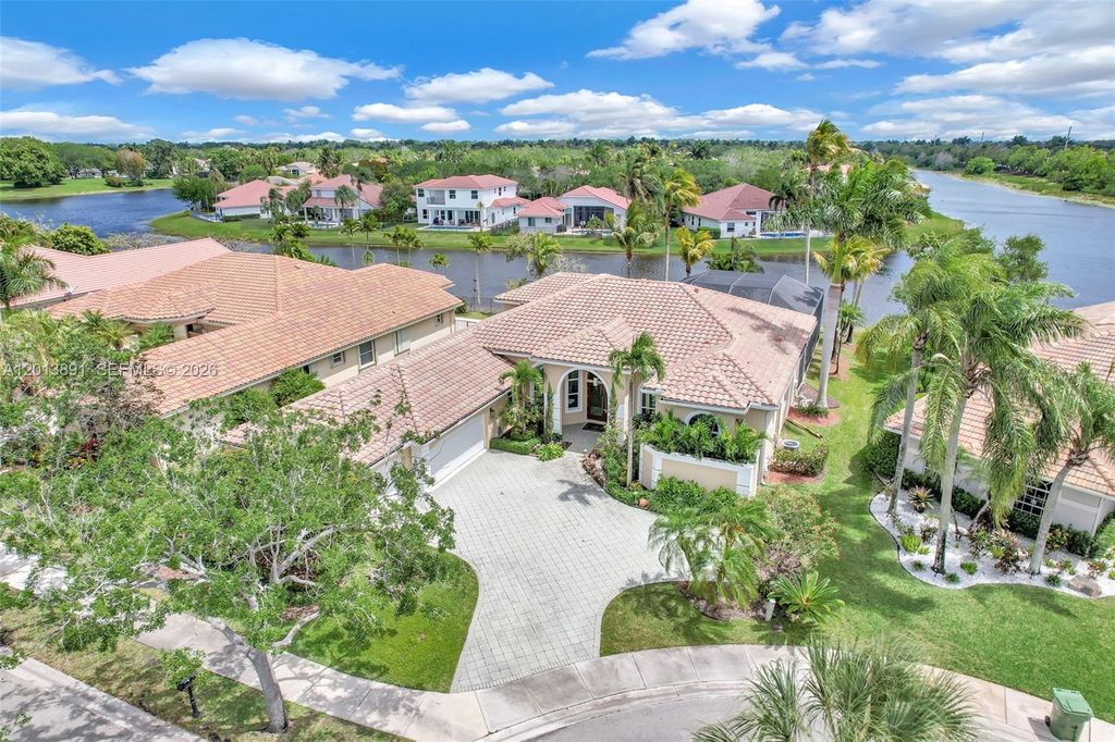 Photo of 2715 Edgewater Court, Weston, FL 33332 (MLS # A12013891)