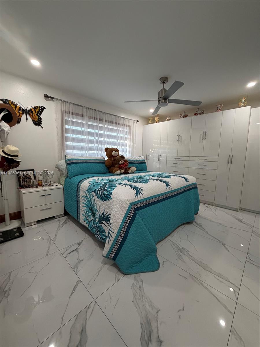 LAKE MARKS AT WESTWIND - Residential