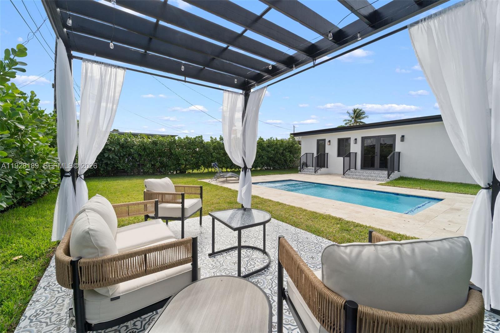 CORAL VILLA REV - Residential