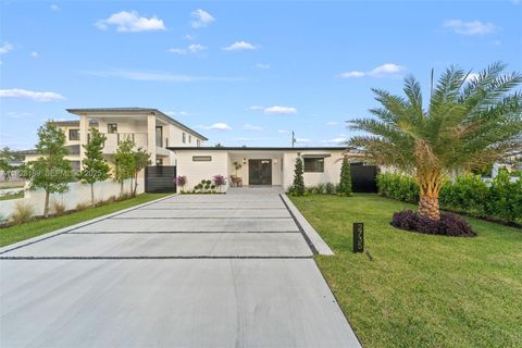 2735 SW 65th Ave Miami FL 33155