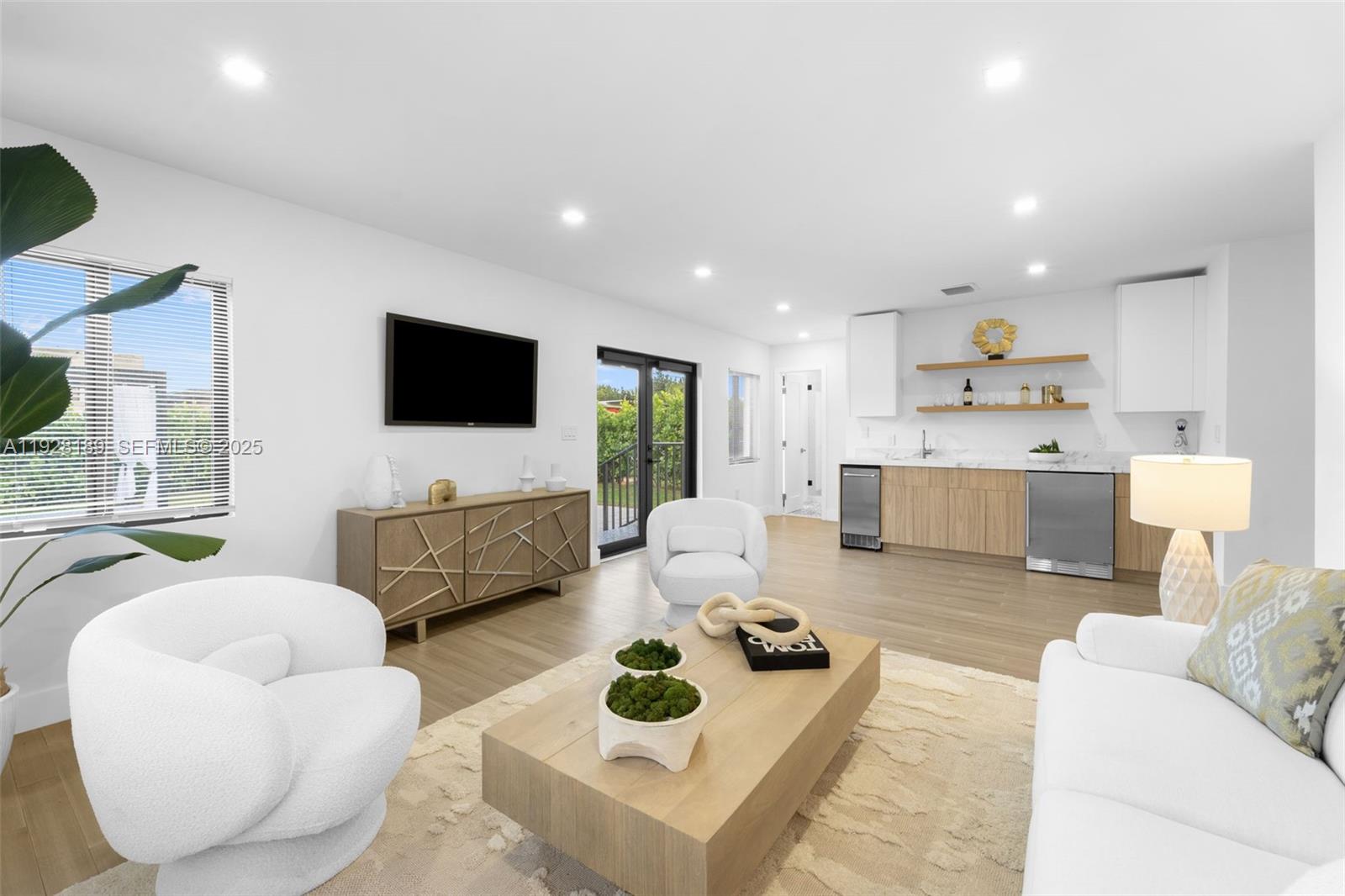 CORAL VILLA REV - Residential