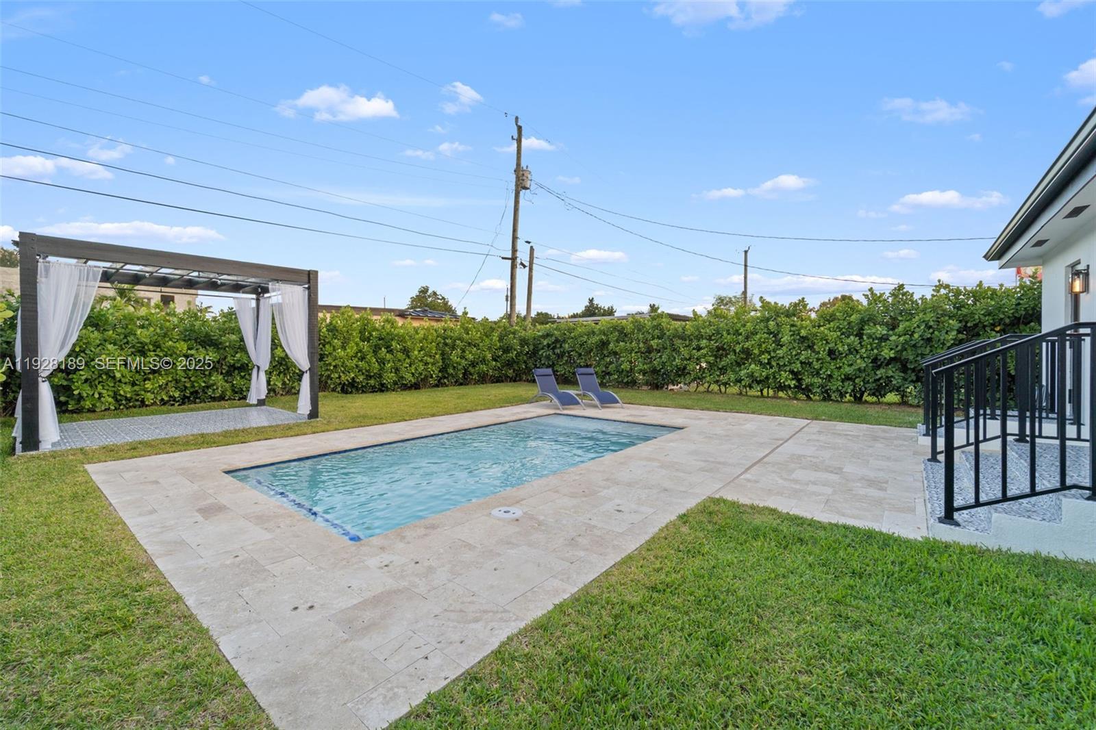 CORAL VILLA REV - Residential