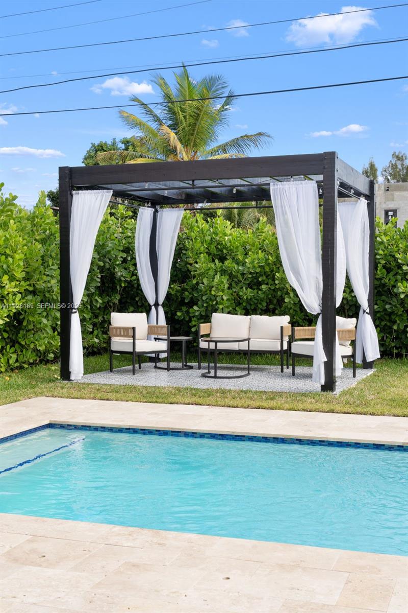 CORAL VILLA REV - Residential