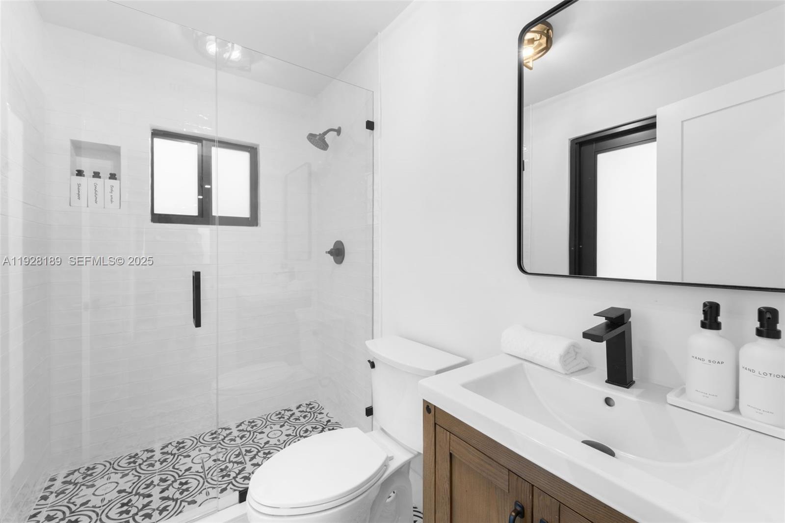 CORAL VILLA REV - Residential