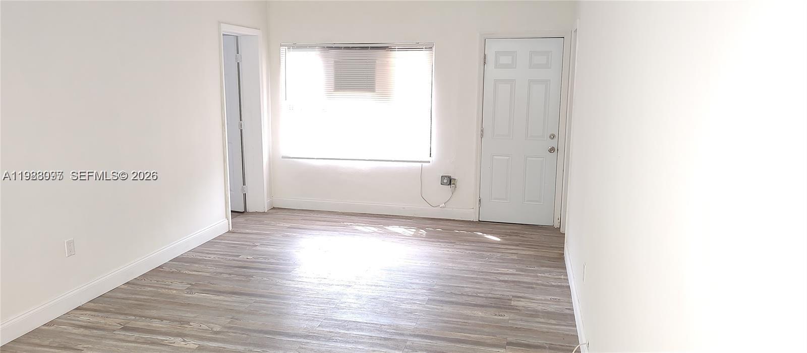 DIXIE HIGHWAY TRACK - Residential Lease