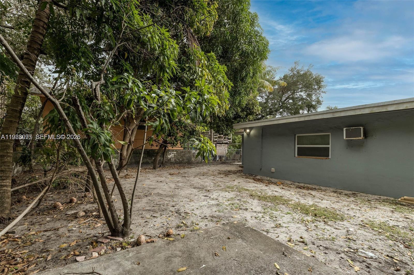 DIXIE HIGHWAY TRACK - Residential Lease