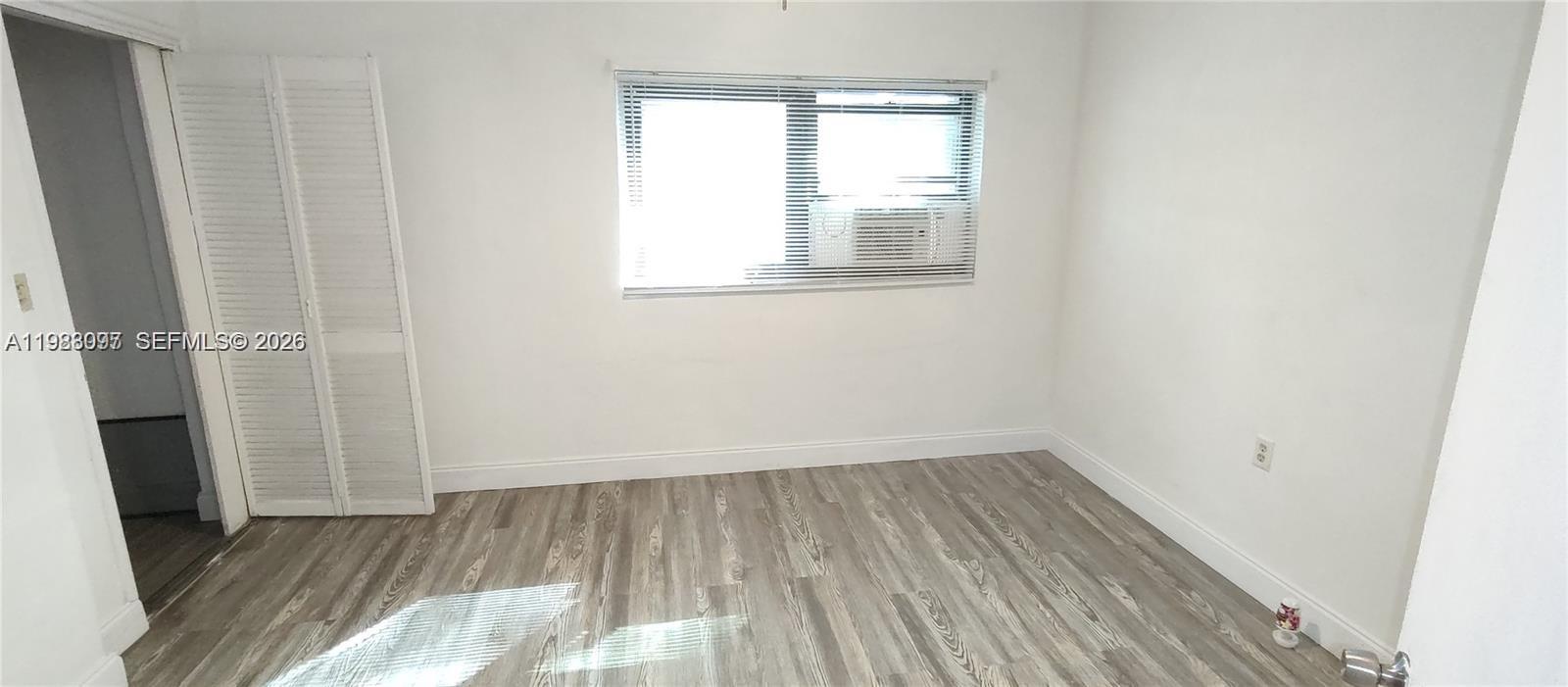 DIXIE HIGHWAY TRACK - Residential Lease