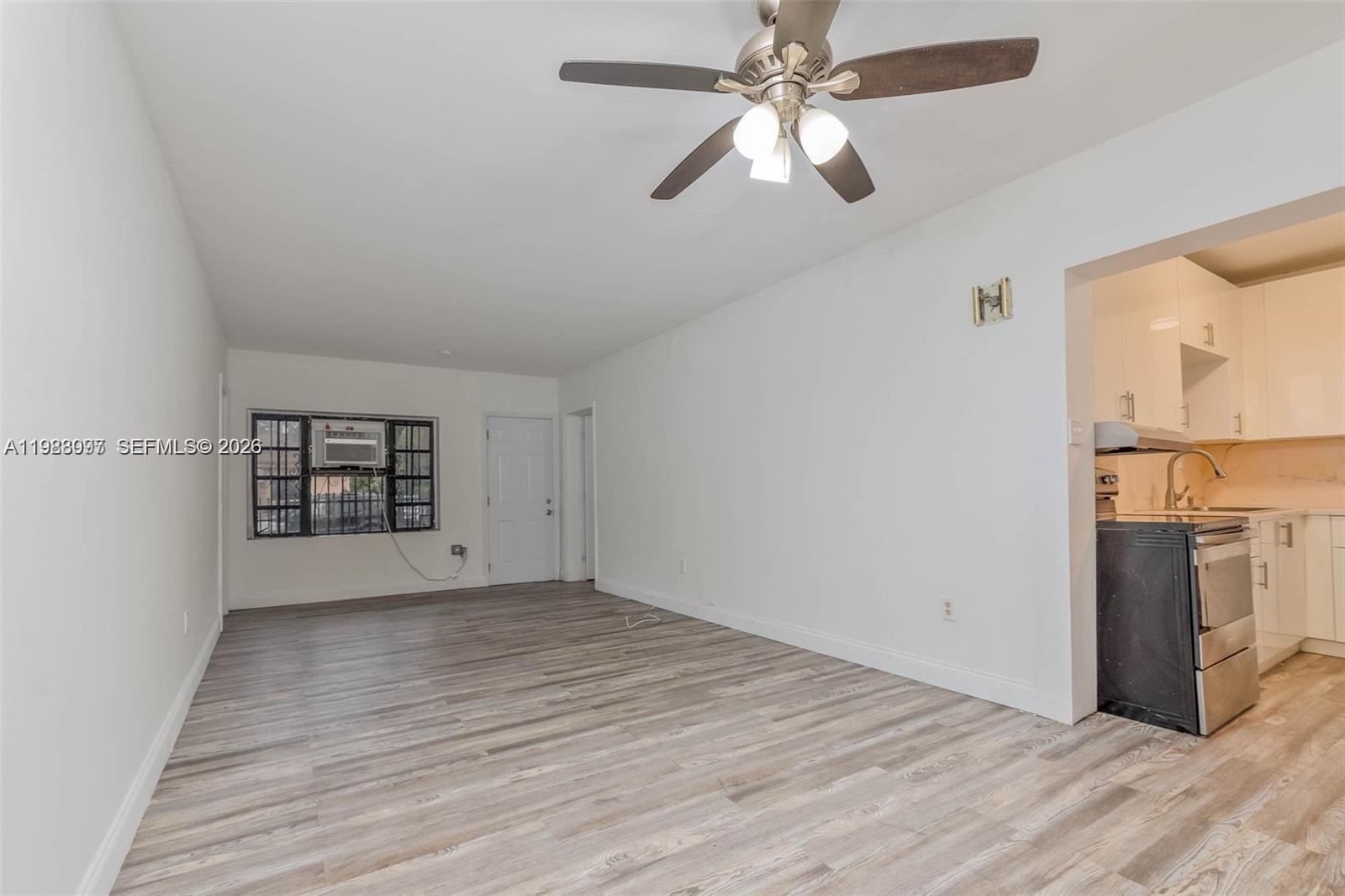 DIXIE HIGHWAY TRACK - Residential Lease