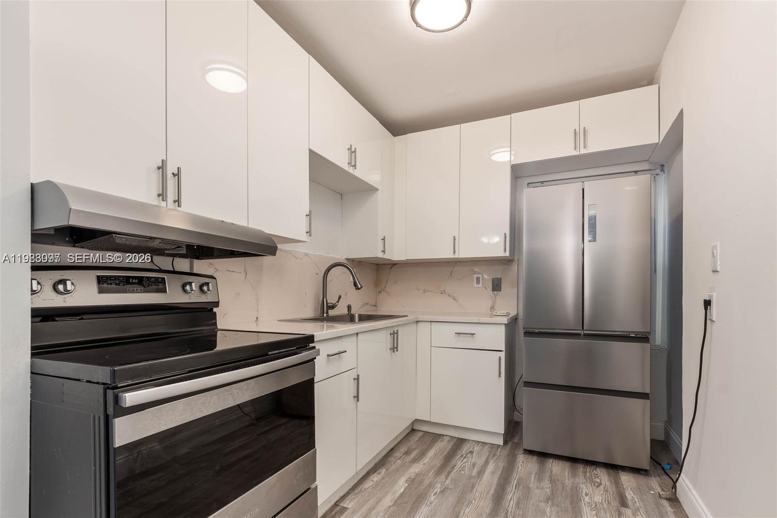 DIXIE HIGHWAY TRACK - Residential Lease