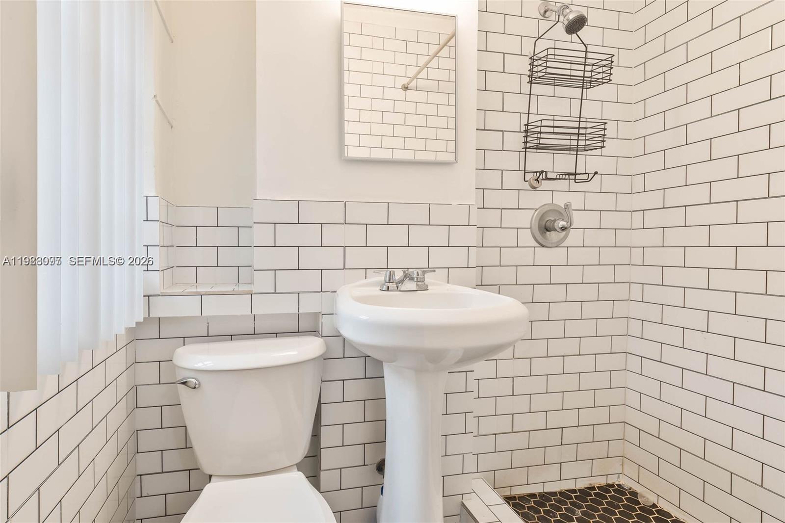 DIXIE HIGHWAY TRACK - Residential Lease