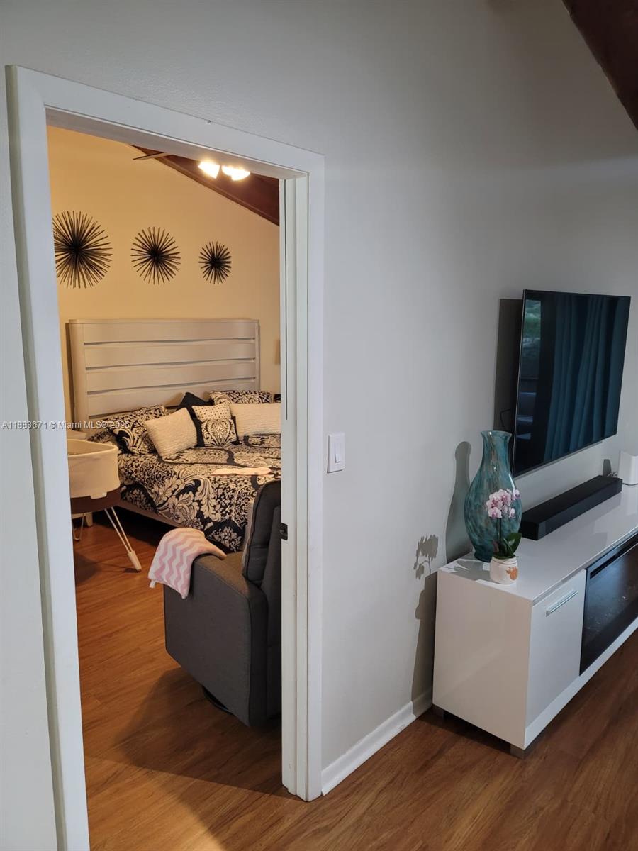 EVERGLADES SUGAR & LAND C - Residential Lease