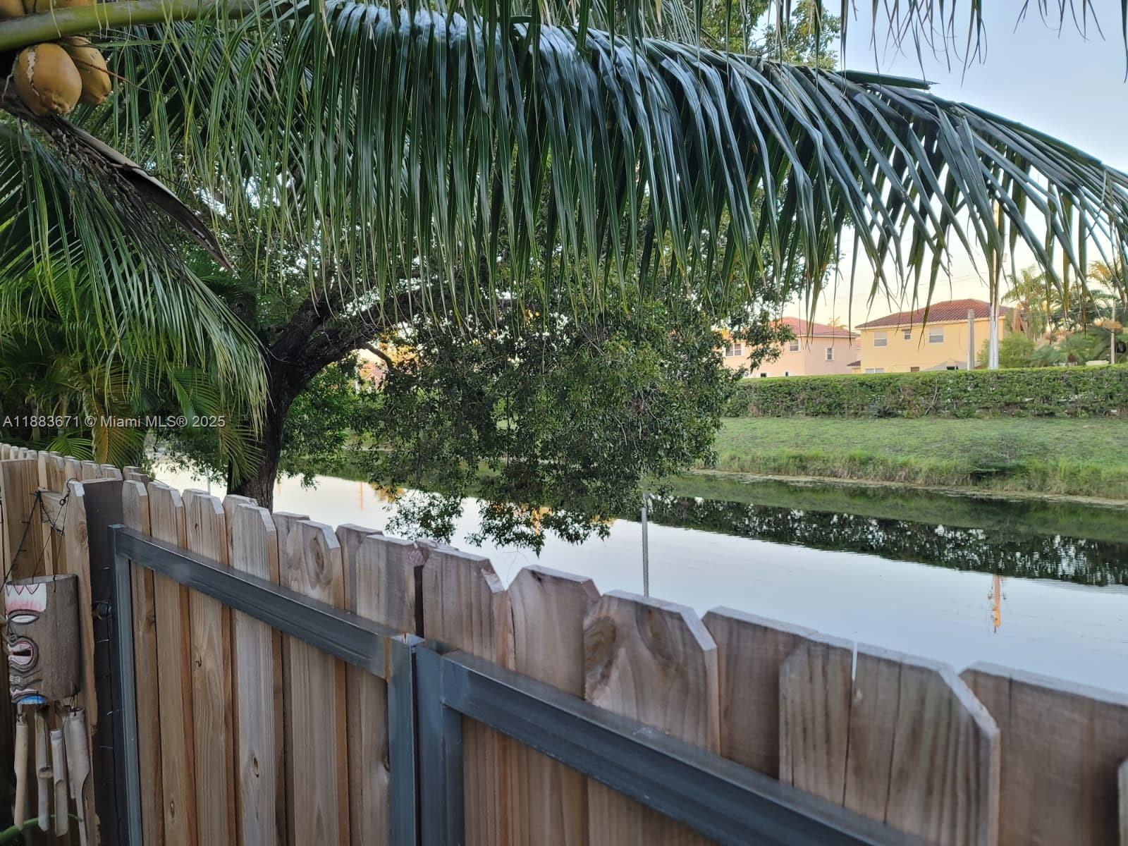 EVERGLADES SUGAR & LAND C - Residential Lease