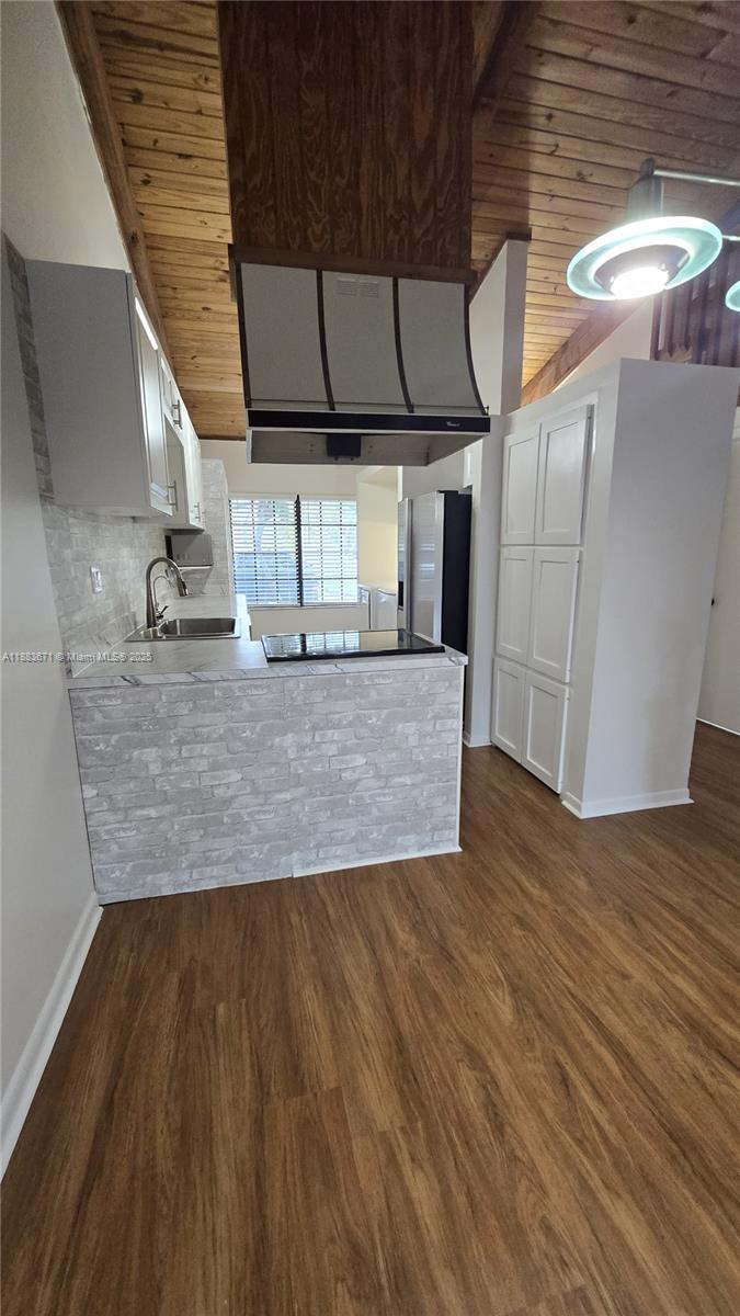 EVERGLADES SUGAR & LAND C - Residential Lease