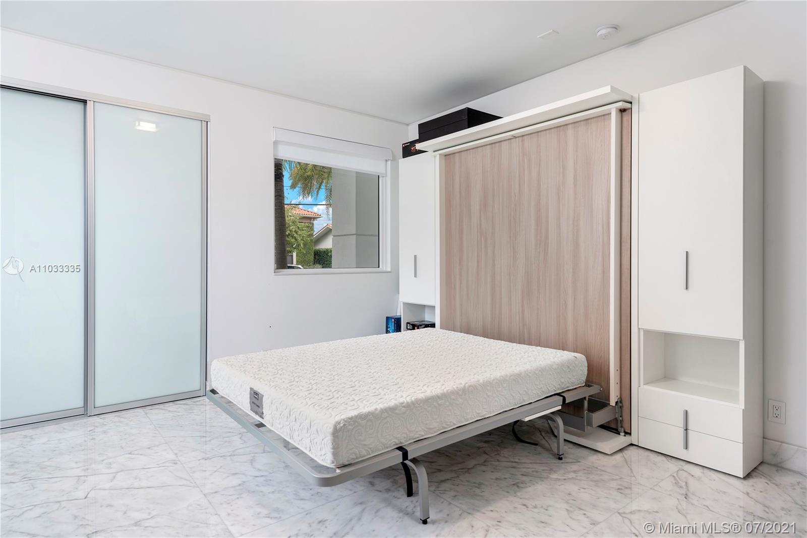 EASTERN SHORES 1ST ADDN - Residential