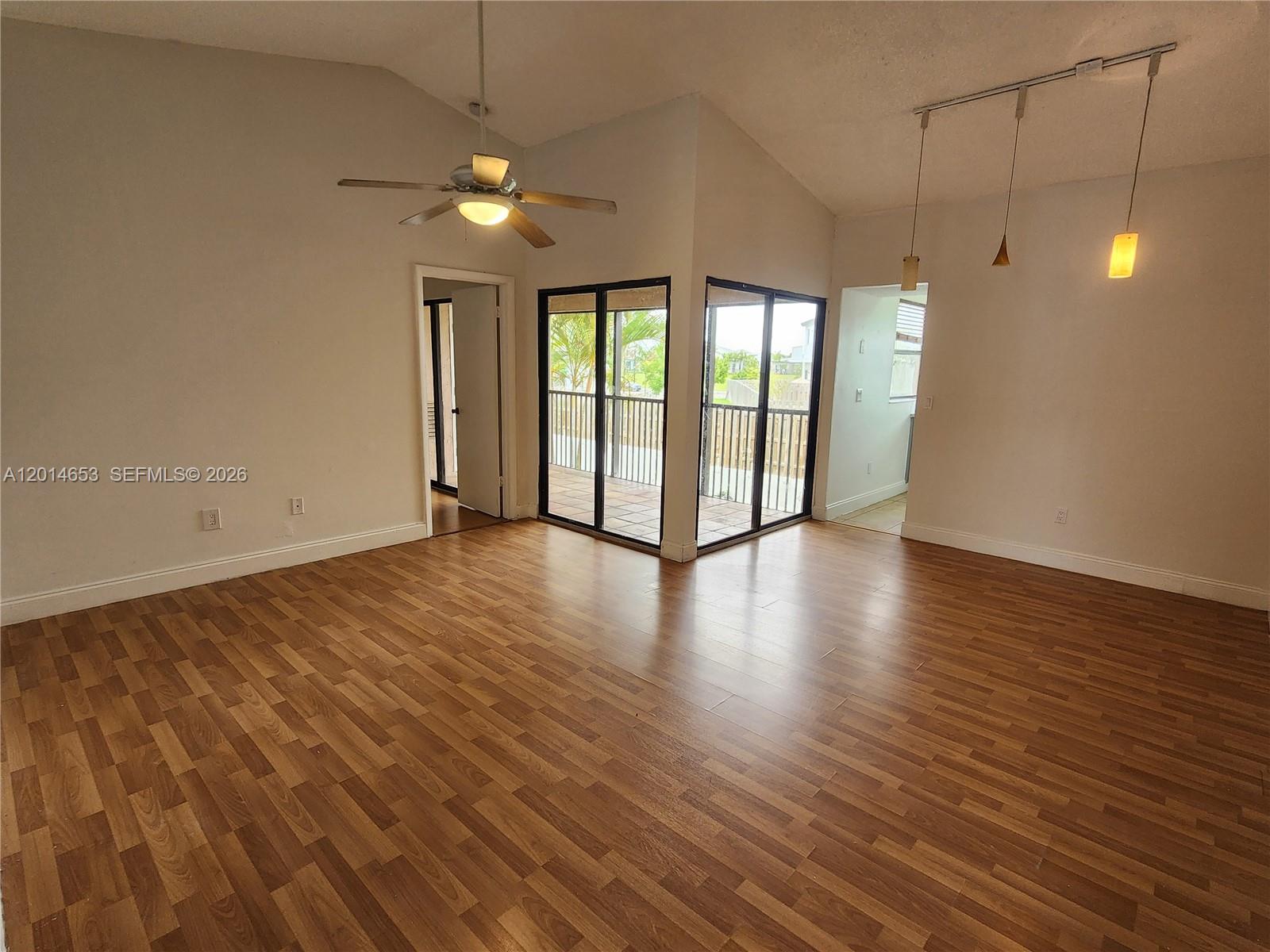 LAKESHORE CONDO #4 - Residential