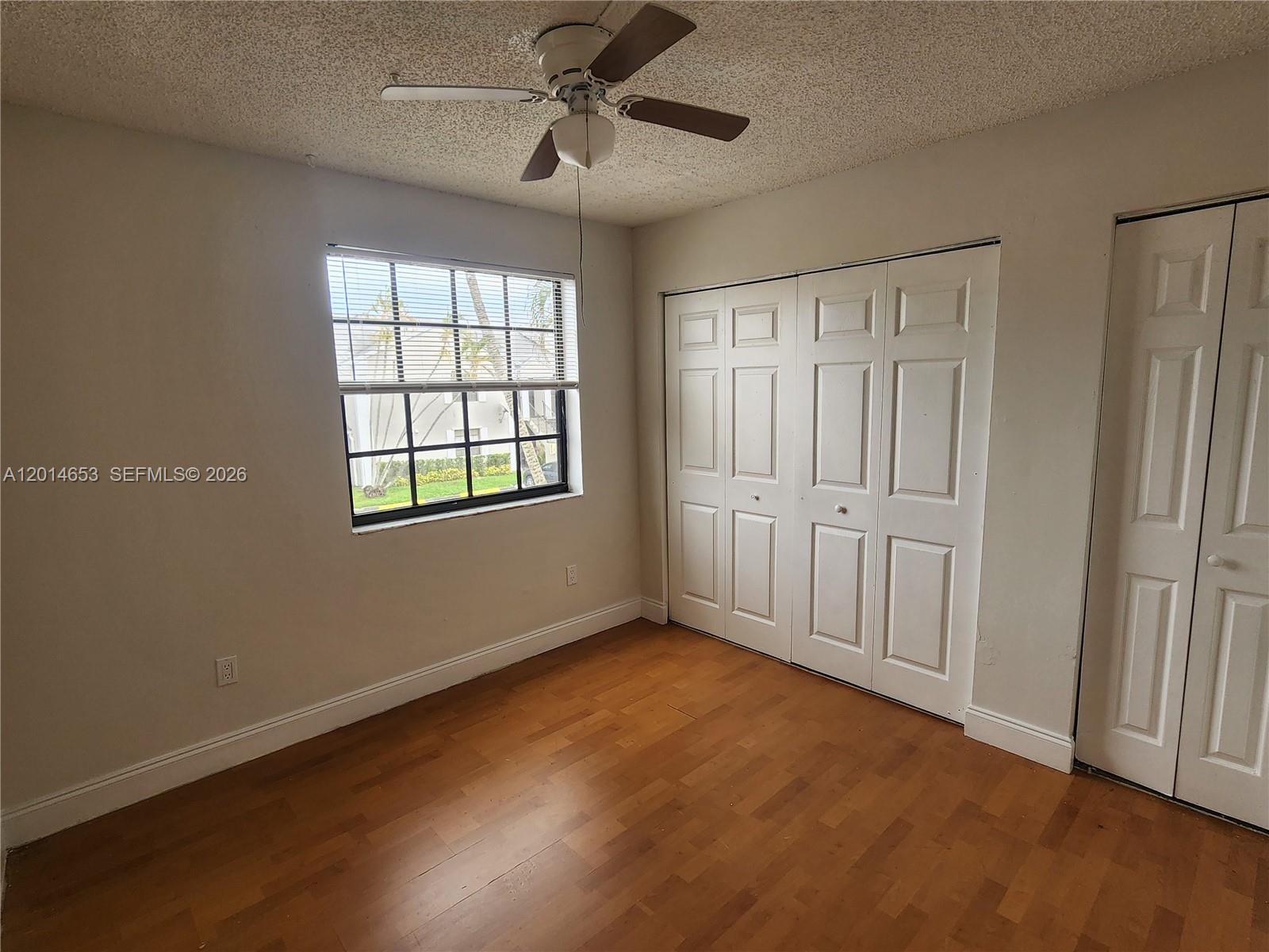 LAKESHORE CONDO #4 - Residential
