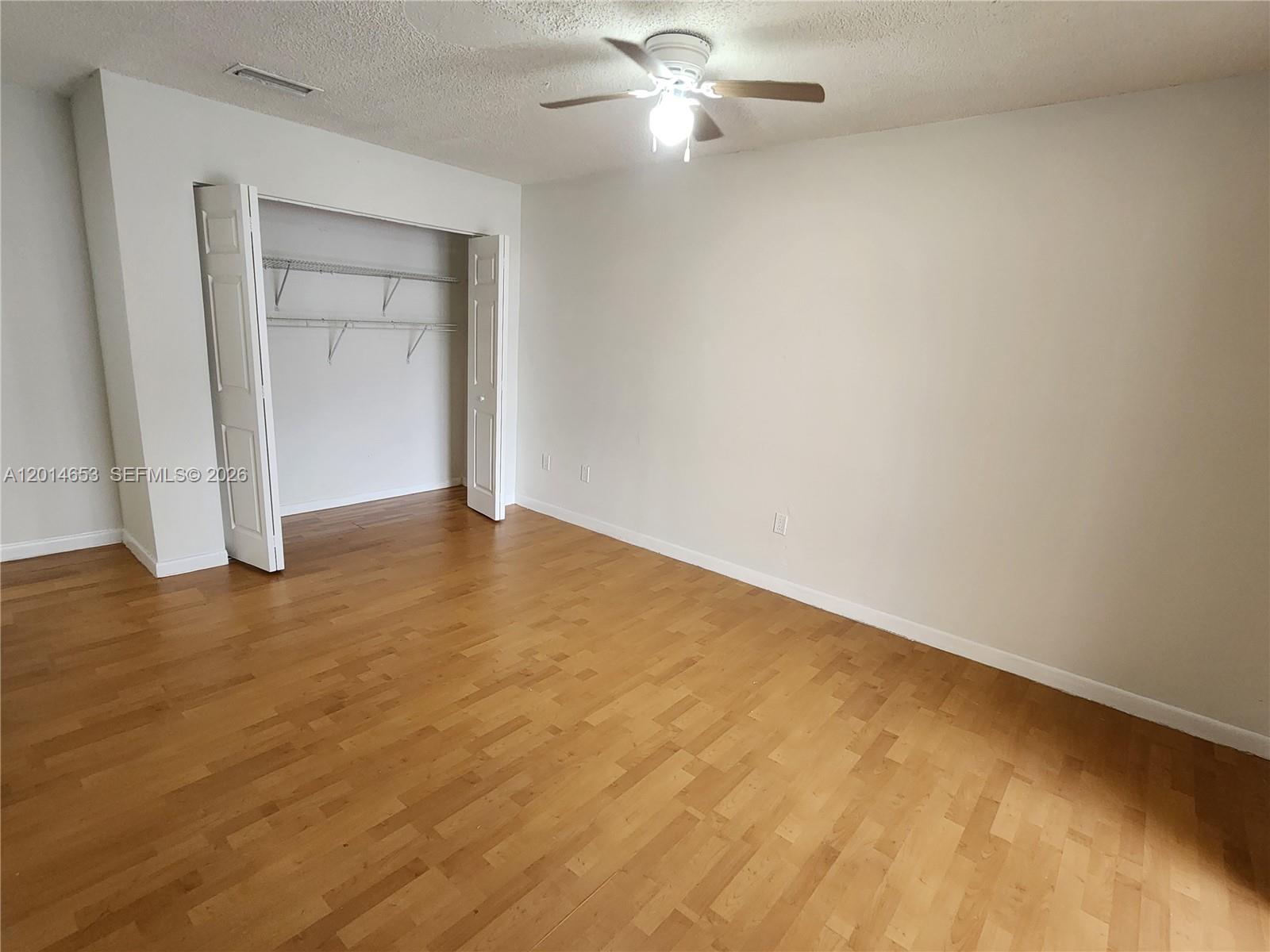 LAKESHORE CONDO #4 - Residential