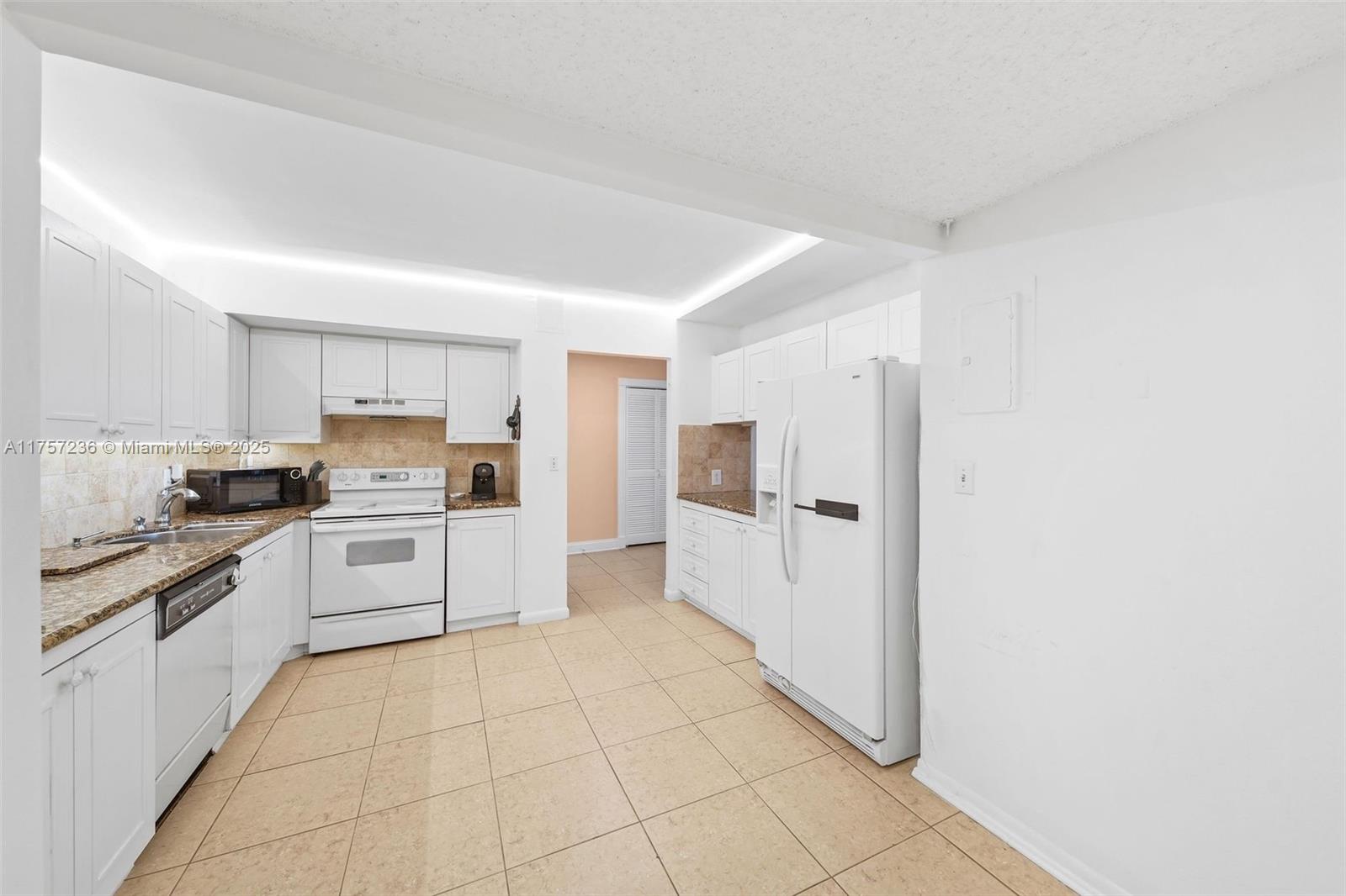 OLYMPUS CONDO PHASE - Residential