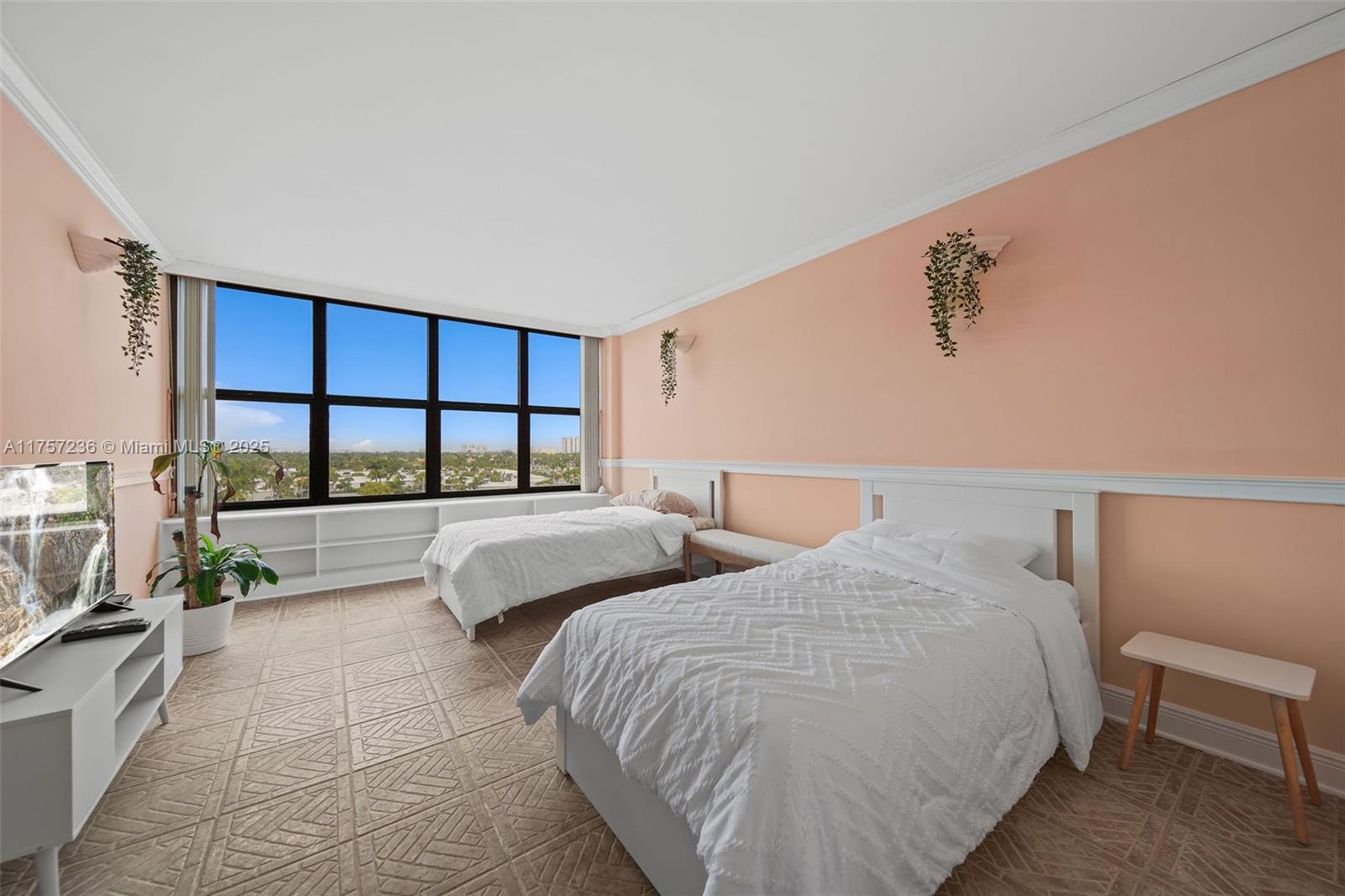 OLYMPUS CONDO PHASE - Residential