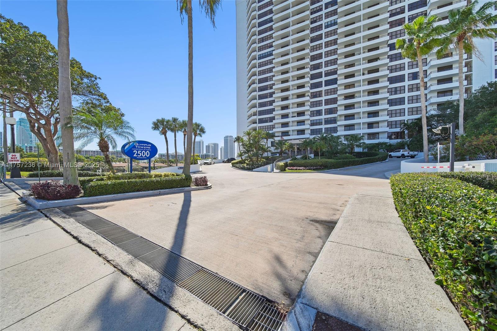 Property for Sale at 2500 Parkview Dr 812, Hallandale Beach, Broward County, Florida - Bedrooms: 2 
Bathrooms: 2  - $349,500