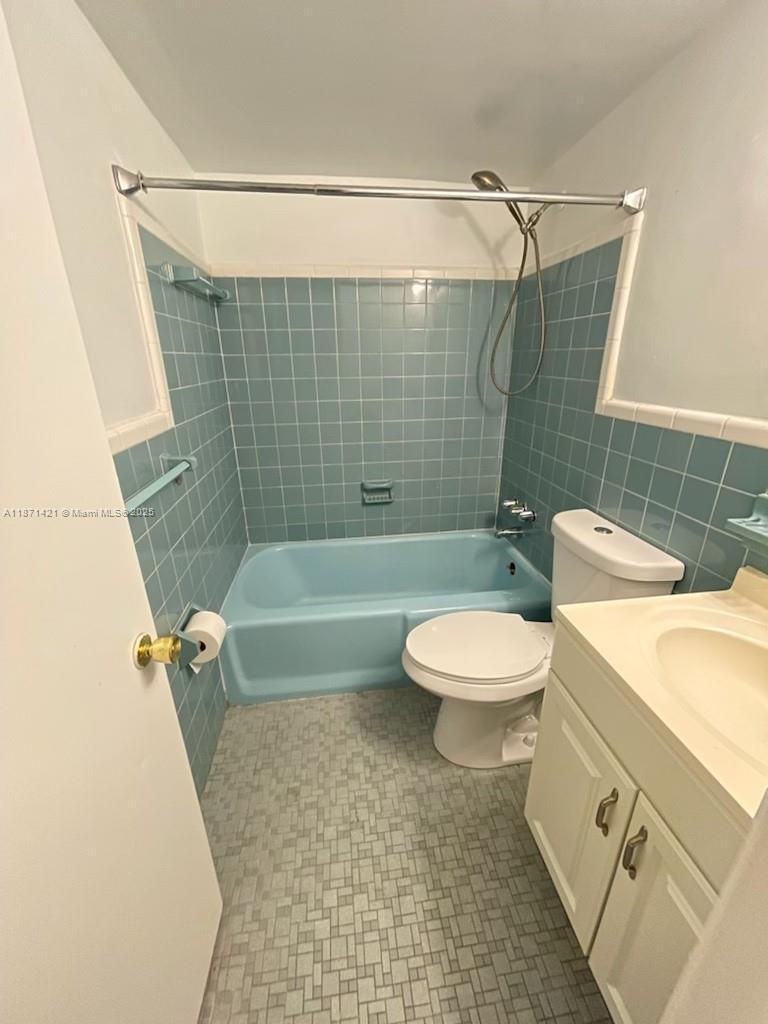 IMPERIAL POINT 3RD SEC - Residential Lease