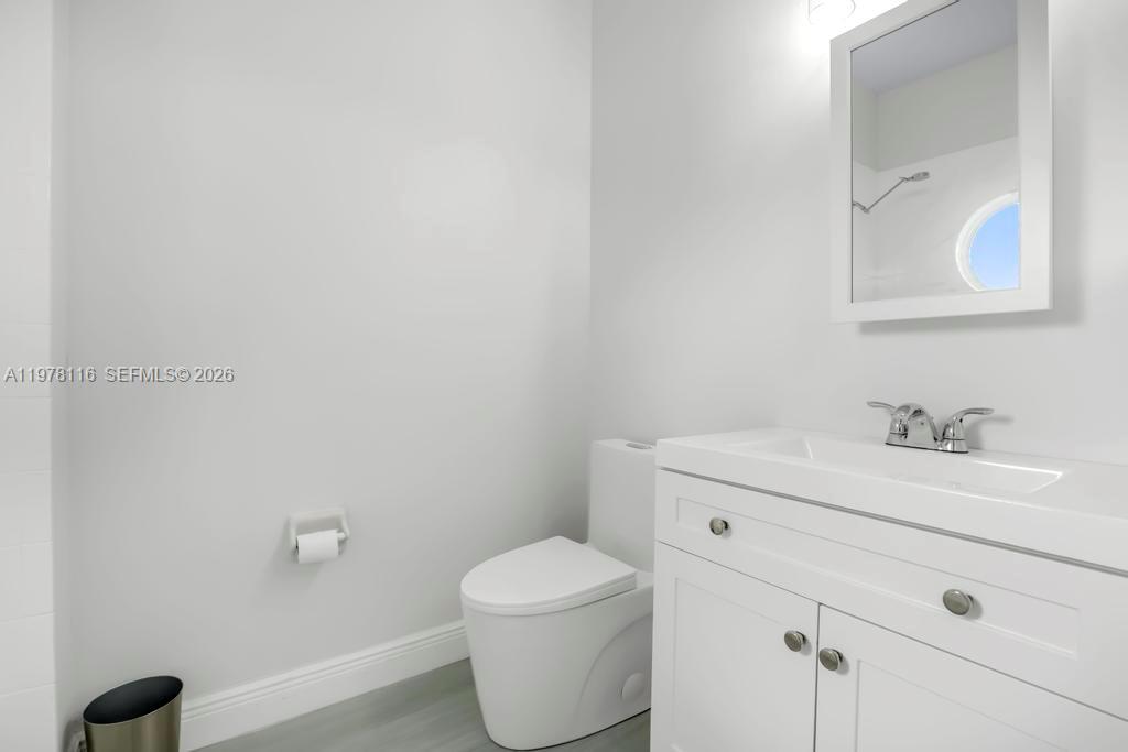 SUNSET LAKES PLAT THREE - Residential