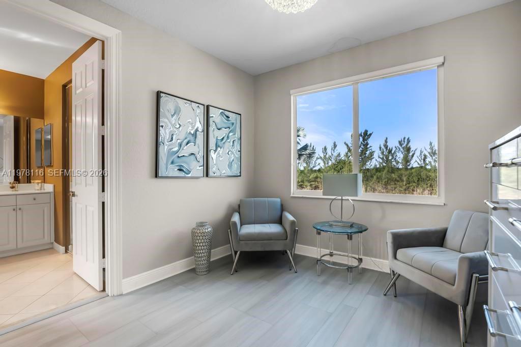 SUNSET LAKES PLAT THREE - Residential