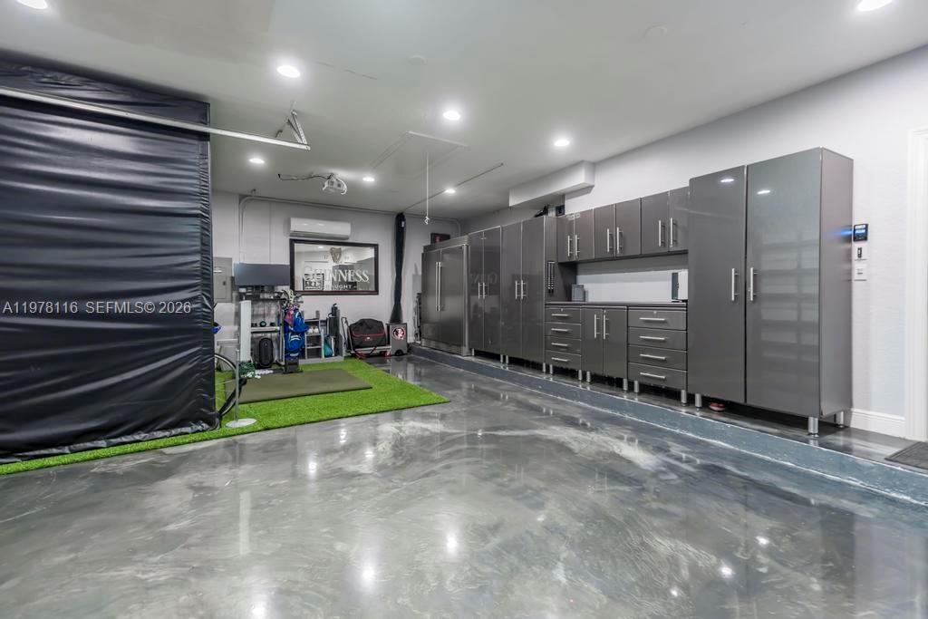 SUNSET LAKES PLAT THREE - Residential