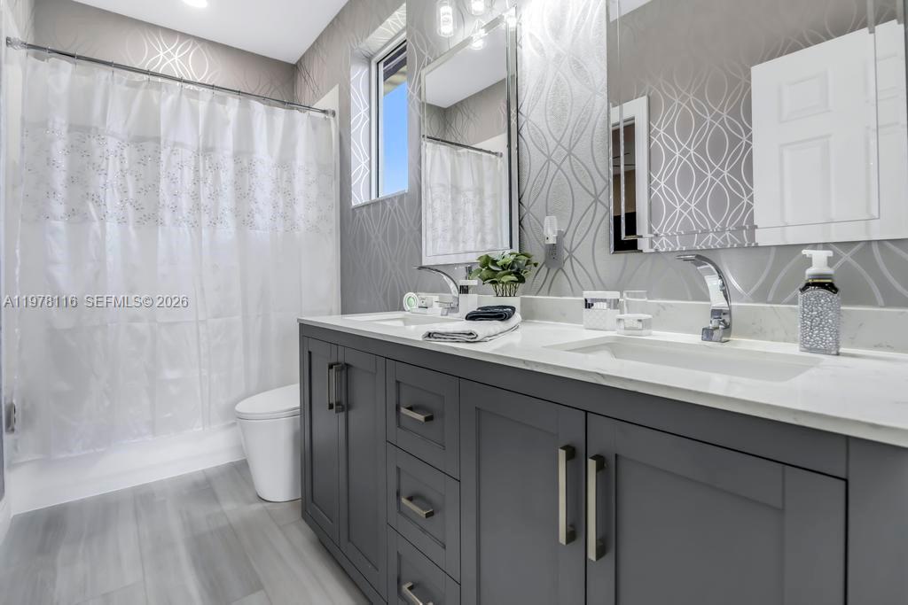 SUNSET LAKES PLAT THREE - Residential