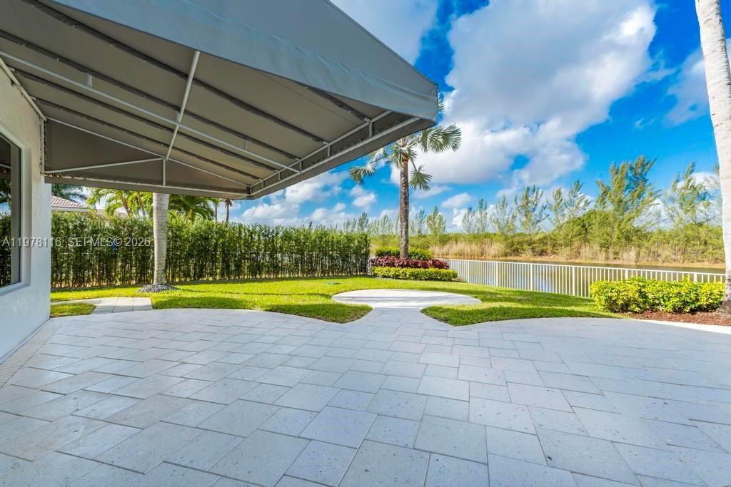 SUNSET LAKES PLAT THREE - Residential