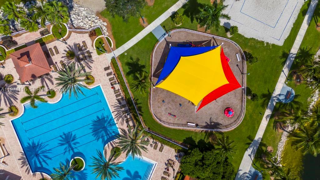 SUNSET LAKES PLAT THREE - Residential